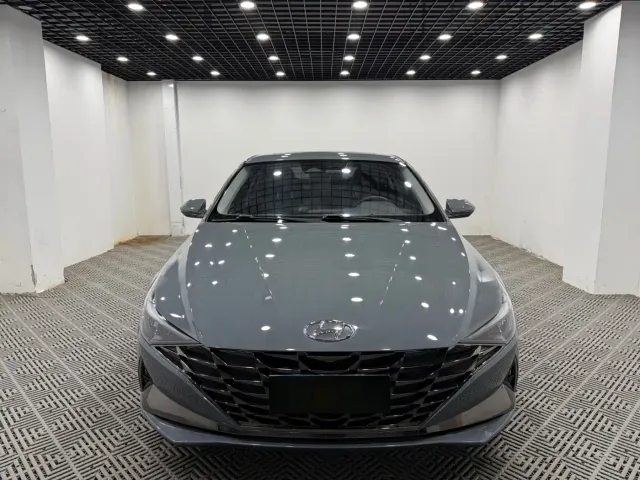 Hyundai Elantra — Фото автомобиля 2