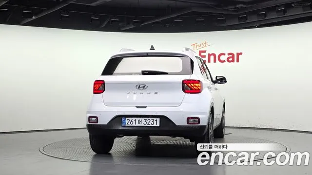 Hyundai Venue — Фото автомобиля 4