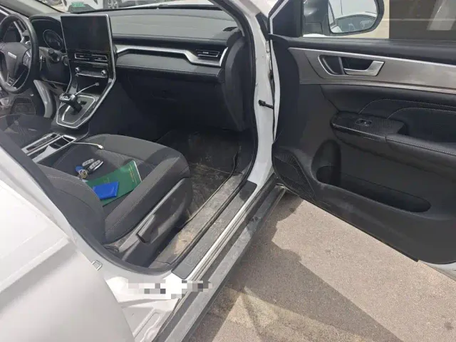 Haval M6 — Фото автомобиля 19