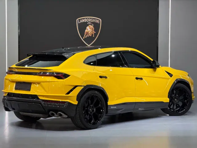 Lamborghini Urus — Фото автомобиля 14