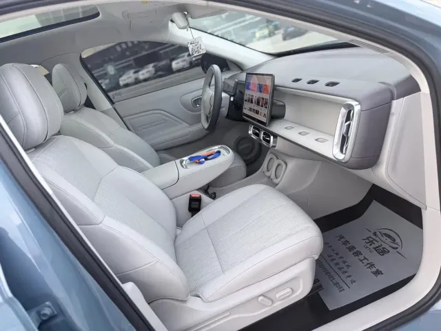 Leapmotor B10 — Фото автомобиля 12