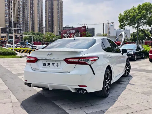 Toyota Camry — Фото автомобиля 7