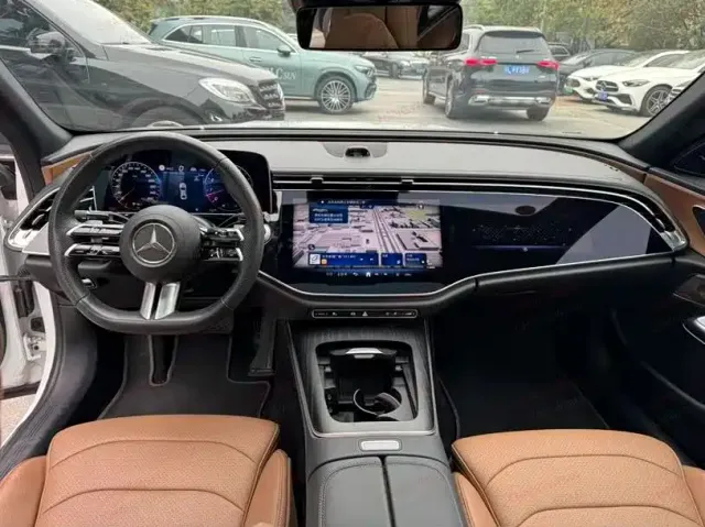 Mercedes-Benz E-Class — Фото автомобиля 7