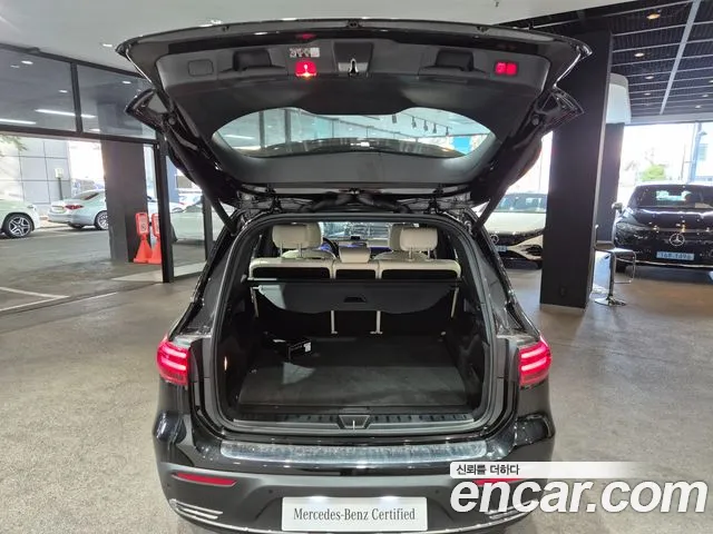 Mercedes-Benz EQB — Фото автомобиля 16