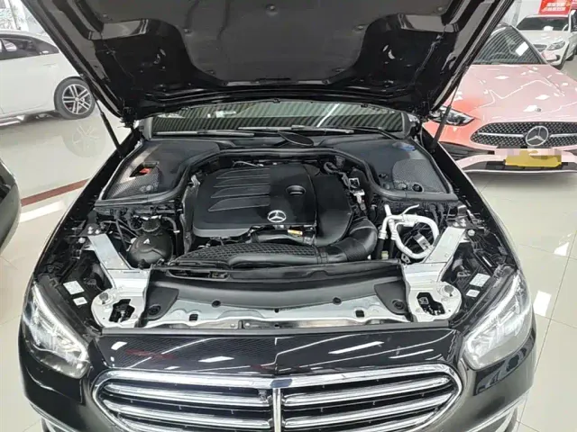 Mercedes-Benz E-Class — Фото автомобиля 19