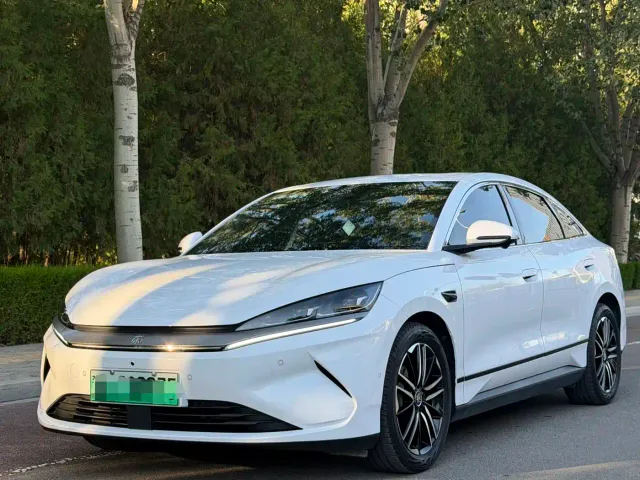Фотография автомобиля — BYD Qin L