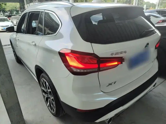 BMW X1 — Фото автомобиля 4