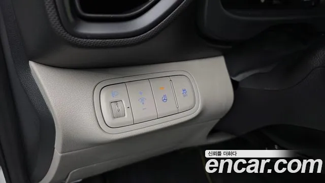Hyundai Venue — Фото автомобиля 12