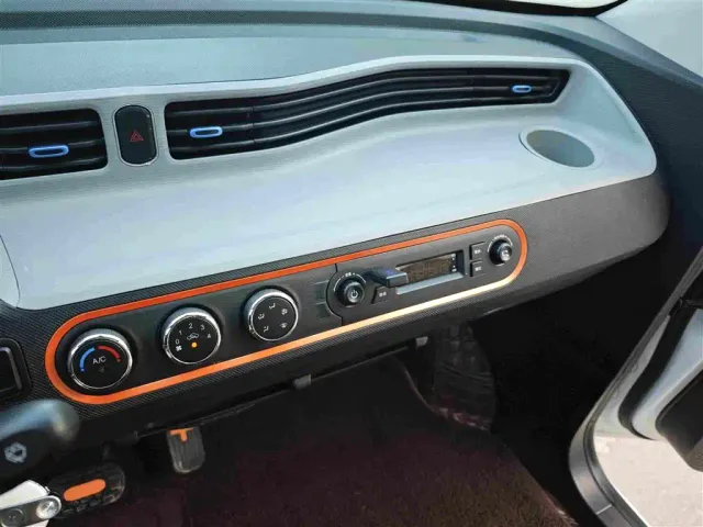 Wuling Hongguang Mini EV — Фото автомобиля 11