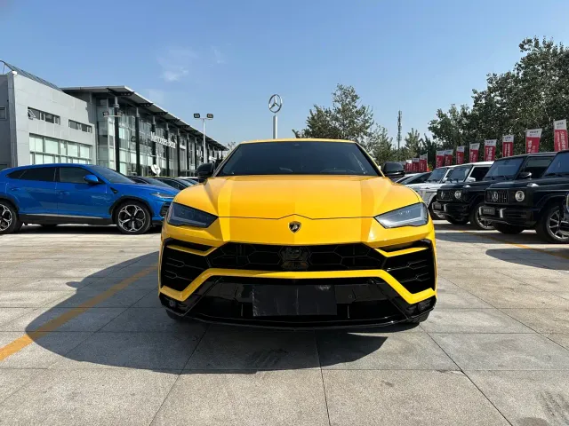 Lamborghini Urus — Фото автомобиля 2