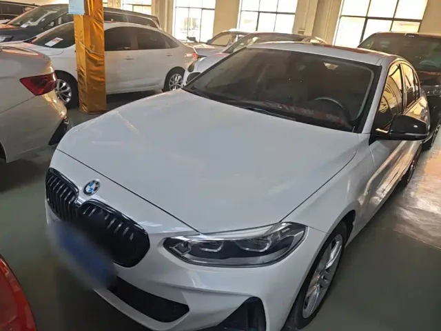 Фотография автомобиля — BMW 1 Series