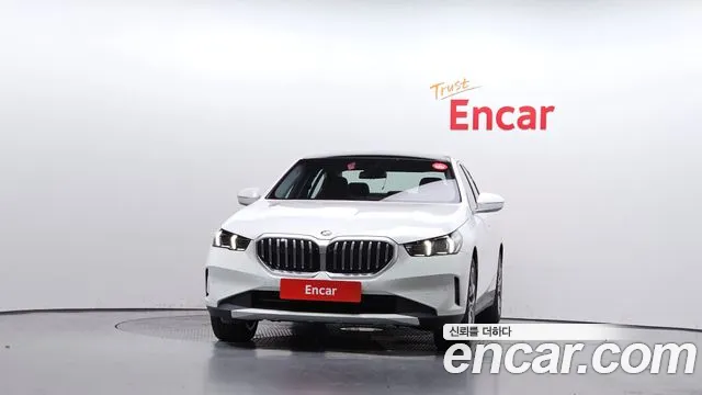 BMW 5 Series G60 — Фото автомобиля 3