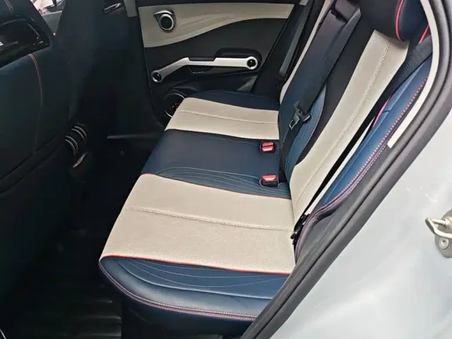 BYD Yuan PLUS — Фото автомобиля 16