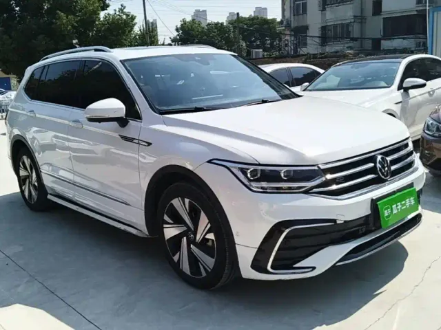 Volkswagen Tiguan L — Фото автомобиля 3
