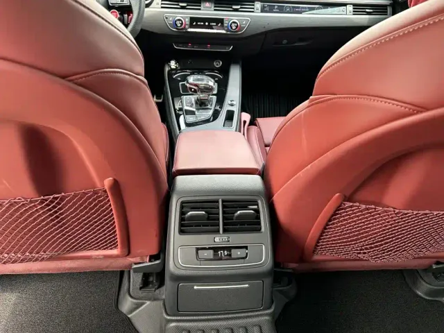 Audi Audi A4L 2024 40 TFSI Luxury Dynamic — Фото автомобиля 12