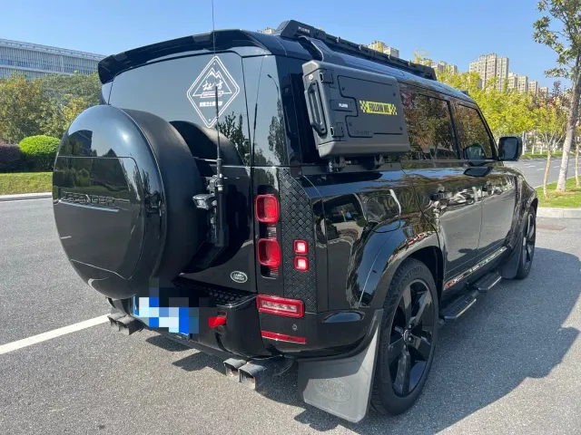 Land Rover Defender — Фото автомобиля 2