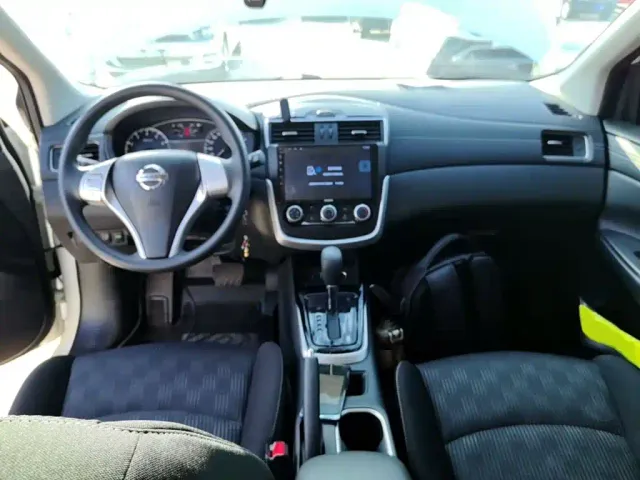 Nissan Tiida — Фото автомобиля 9