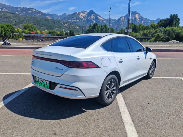 BYD Qin PLUS — Фото автомобиля 9