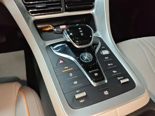 BYD Song Pro — Фото автомобиля 9