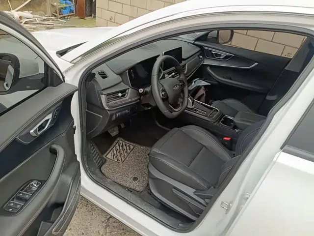 Chery Tiggo 8 — Фото автомобиля 15
