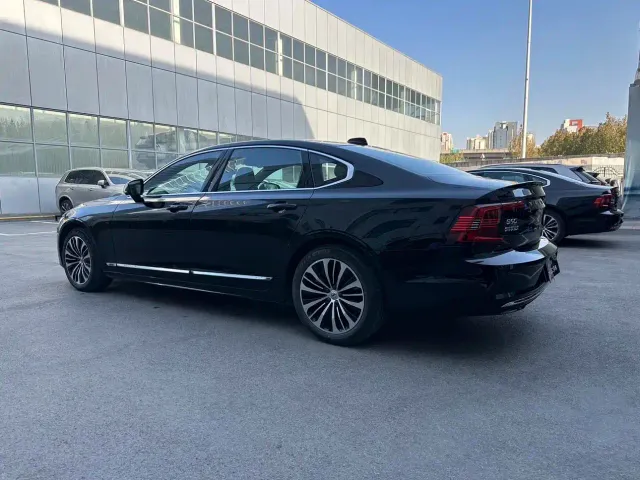 Volvo S90 — Фото автомобиля 13