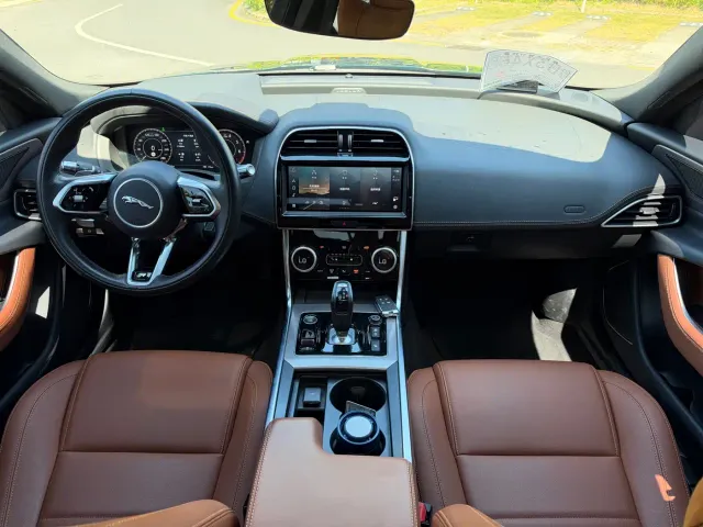 Jaguar XEL — Фото автомобиля 11