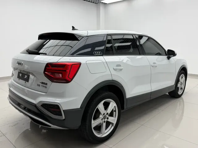Audi Q2L — Фото автомобиля 6
