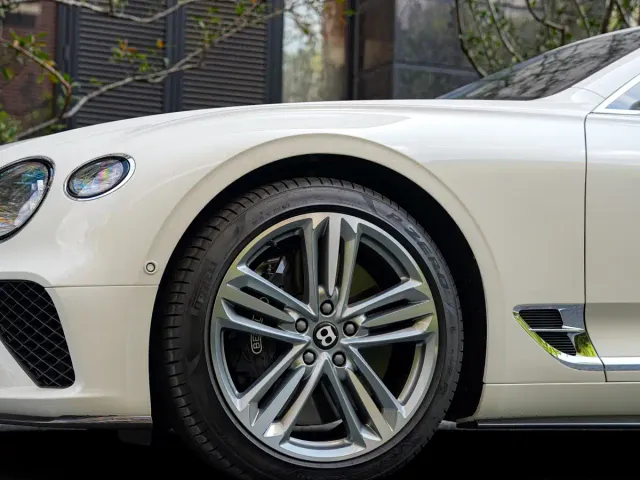 Bentley Continental — Фото автомобиля 4