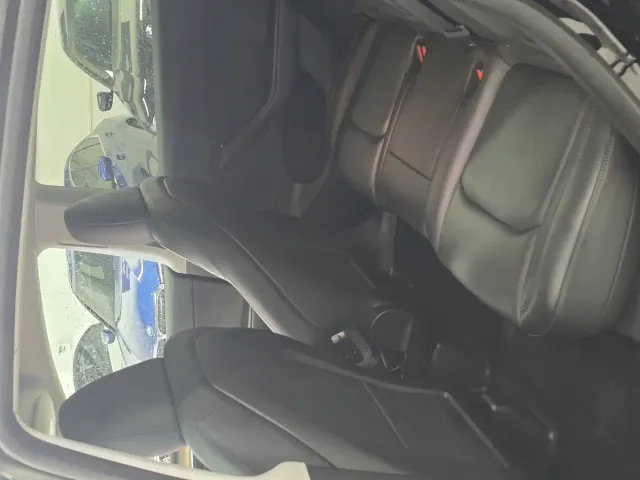 Tesla Model Y — Фото автомобиля 5