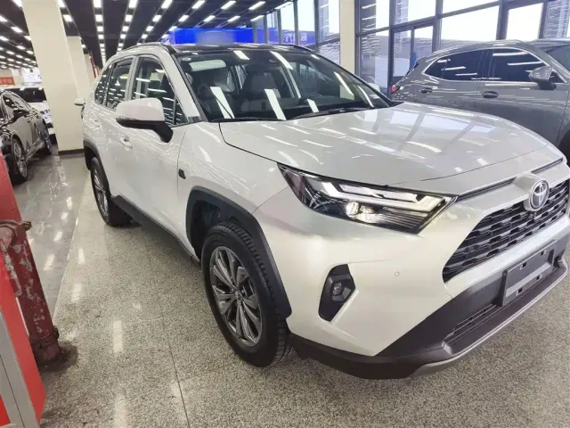 Toyota RAV4 — Фото автомобиля 21