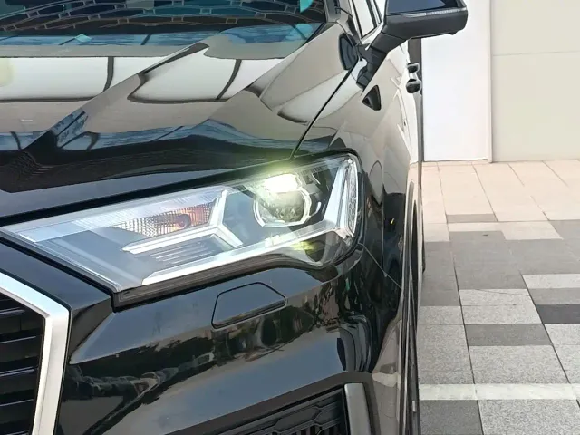 Audi Q7 — Фото автомобиля 22