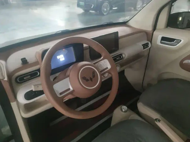 Wuling Hongguang Mini EV — Фото автомобиля 11