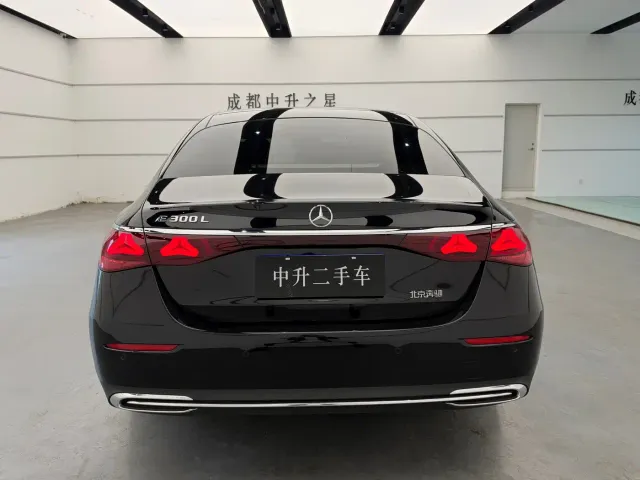 Mercedes-Benz E-Class — Фото автомобиля 5