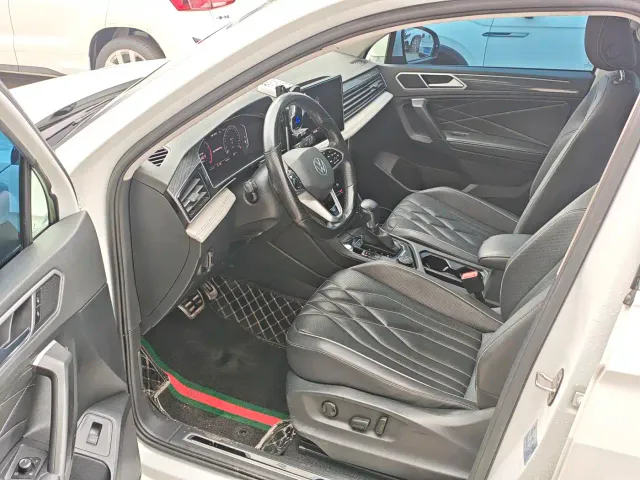 Volkswagen Tiguan L — Фото автомобиля 7