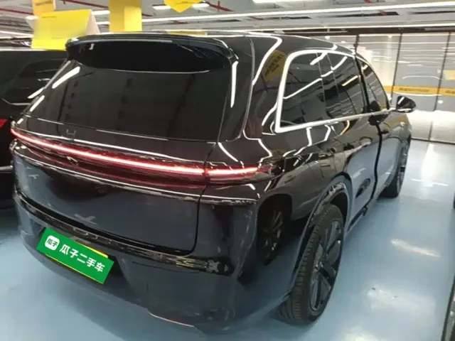 Li Auto L8 — Фото автомобиля 6