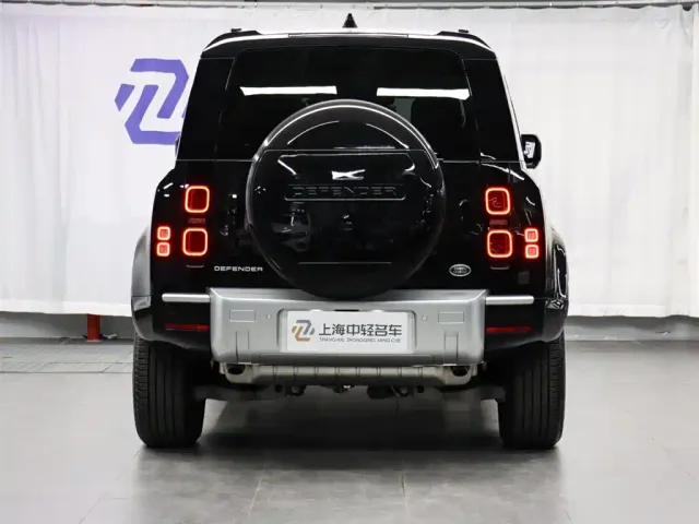 Land Rover Defender — Фото автомобиля 4