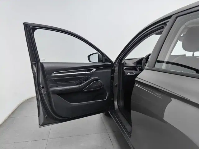 Geely Emgrand — Фото автомобиля 8