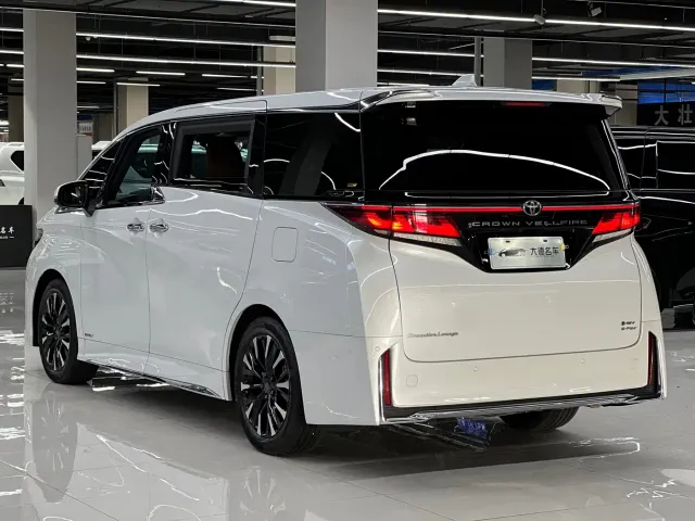 Toyota Vellfire — Фото автомобиля 6
