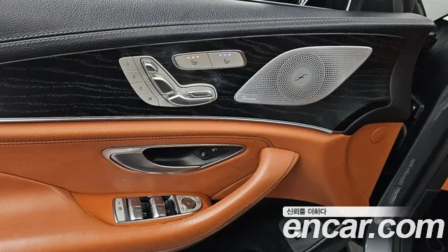 Mercedes-Benz CLS-Class — Фото автомобиля 19