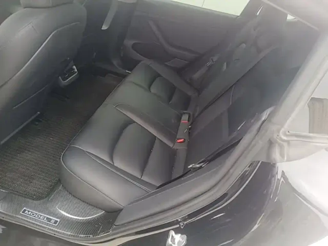 Tesla Model 3 — Фото автомобиля 16