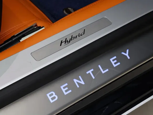 Bentley Flying Spur — Фото автомобиля 22