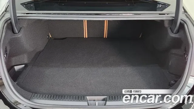 Mercedes-Benz E-Class — Фото автомобиля 6