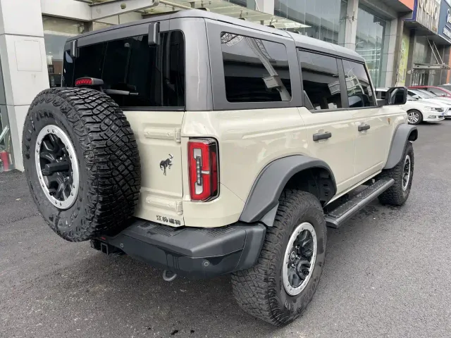 Ford Bronco — Фото автомобиля 22