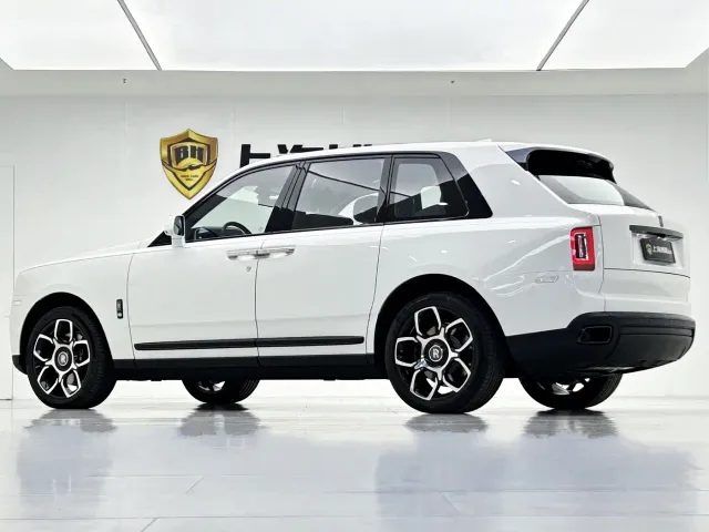 Rolls-Royce Cullinan — Фото автомобиля 9