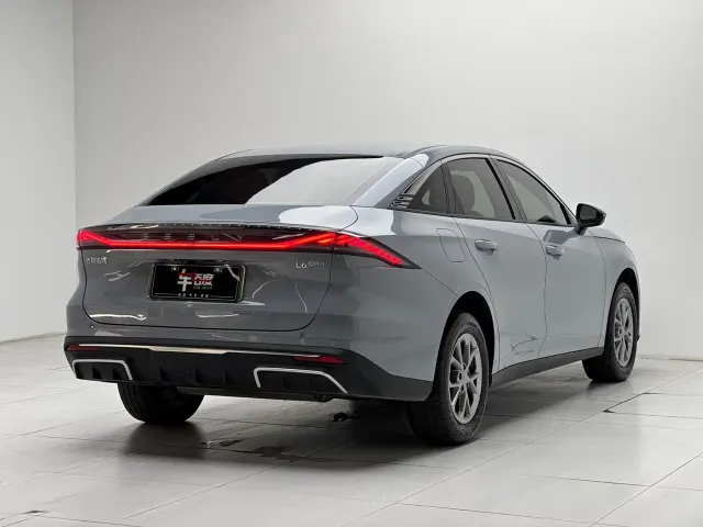 Geely Galaxy L6 — Фото автомобиля 4