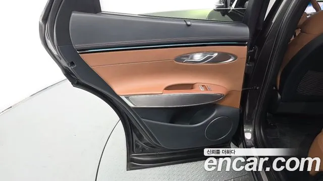 Genesis GV70 — Фото автомобиля 14