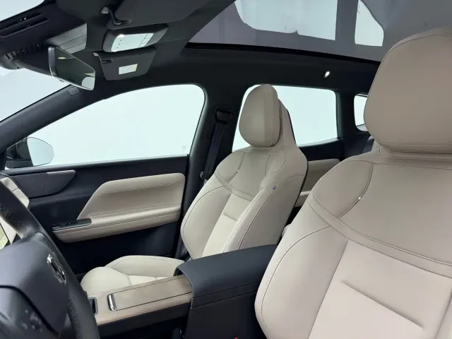 Volvo XC70 Plug-in Hybrid — Фото автомобиля 8