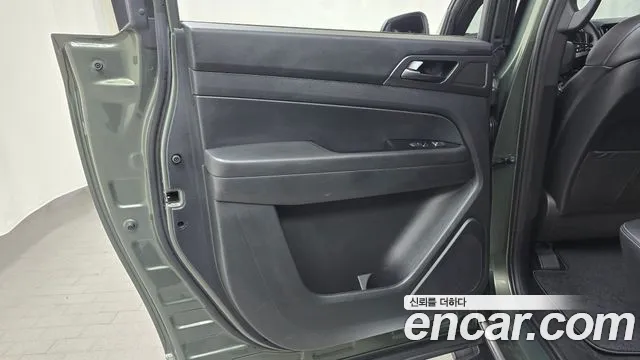 KG_Mobility_Ssangyong Rexton Новый Rexton Sport Khan Дизель 2.2 4WD — Фото автомобиля 25