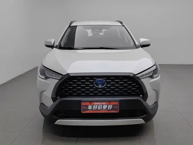 Toyota Corolla Cross — Фото автомобиля 3