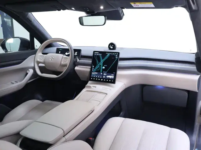 Nio ES8 — Фото автомобиля 20